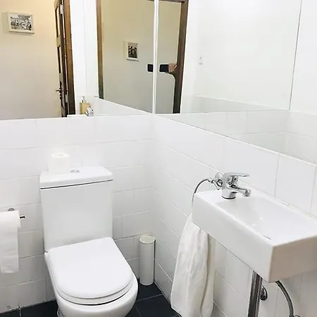 Guest house Com Varanda Proximo Ao Metro