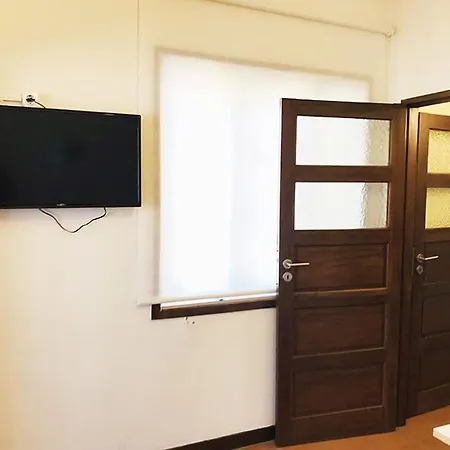 Com Varanda Proximo Ao Metro Guest house